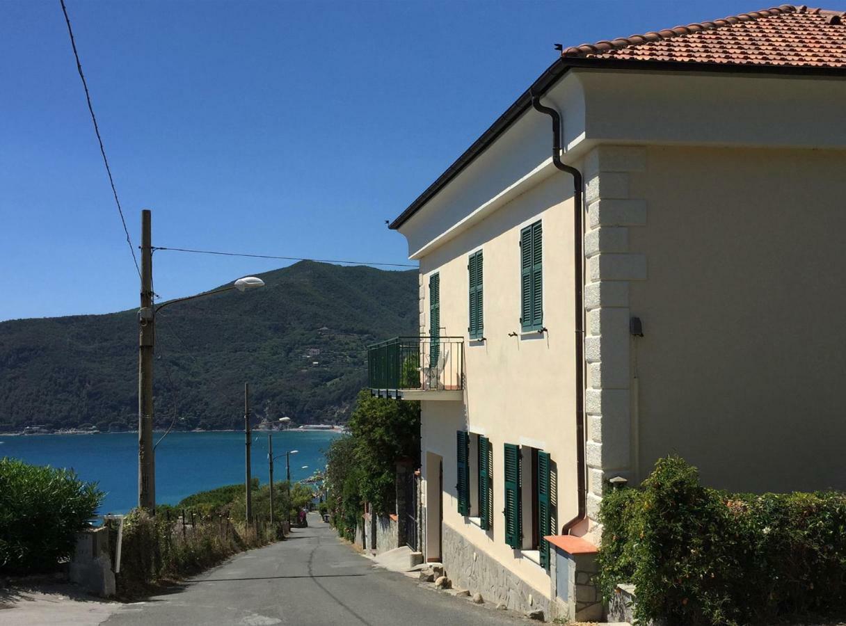 Casa Vacanze Moneglia 2 Camere Con Terrazza Nel Verde מראה חיצוני תמונה